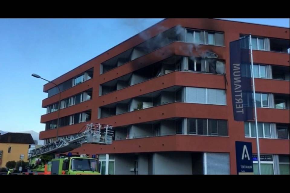Fiamme al Tertianum, una donna in pericolo di morte
