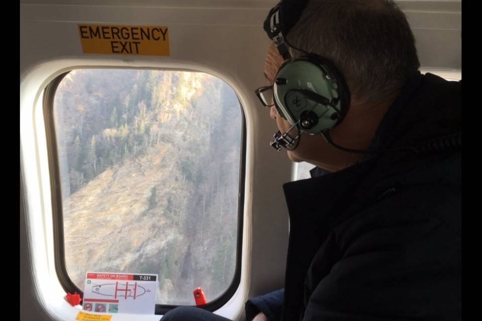 Parmelin tra gli incendi