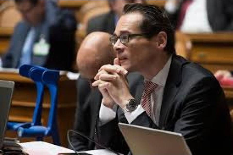 "Una pagliacciata indegna" a Palazzo federale