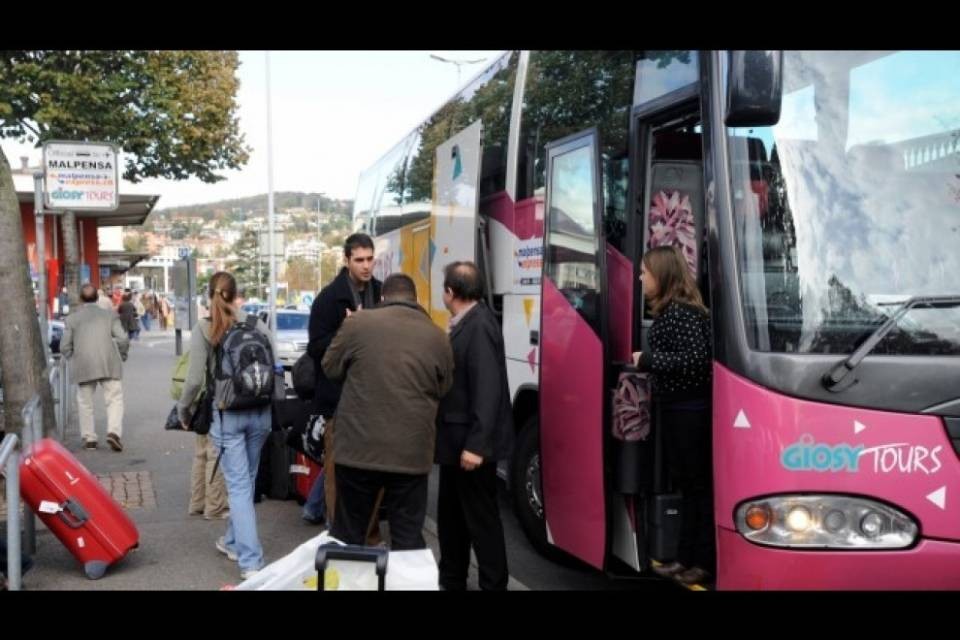 Il bus per Malpensa è pregiudizievole per la ferrovia