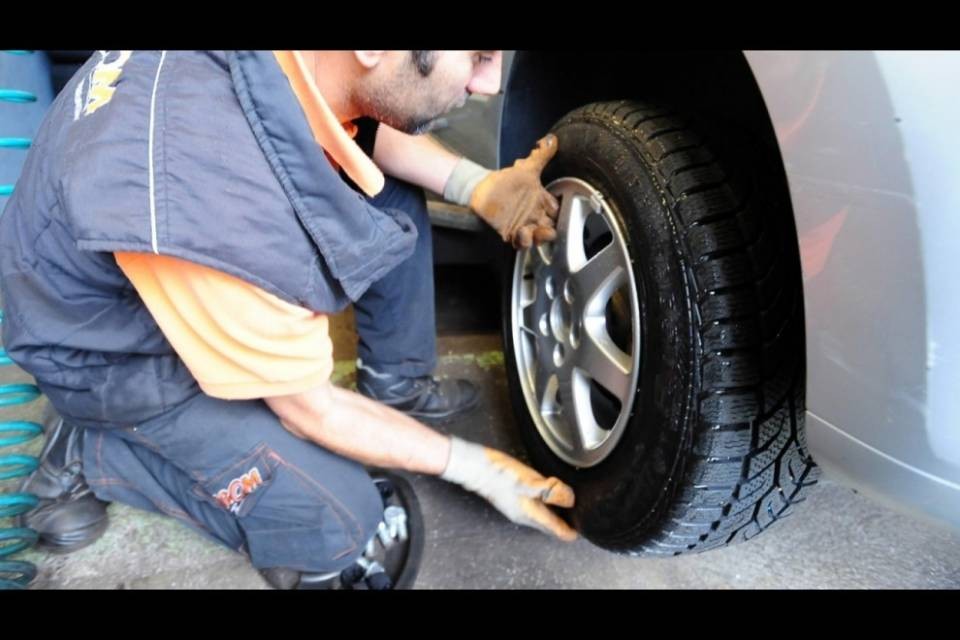 Il 30% dei ticinesi non monta le gomme della neve