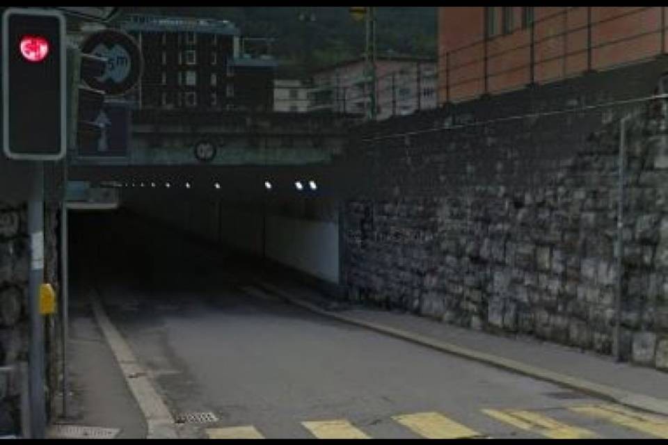 "Ripristinare immediatamente il passaggio pedonale di via Dunant"