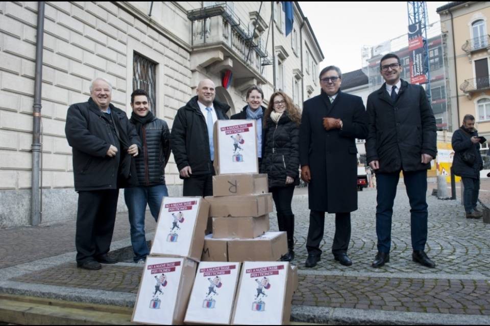 Tassa di collegamento: due pesi, due misure?