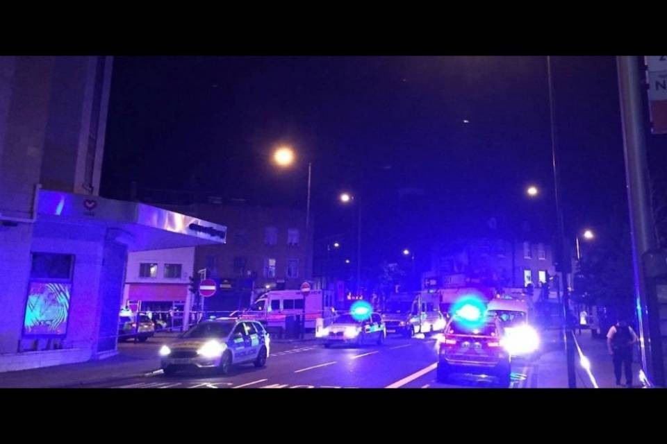 Londra, furgone sulla folla