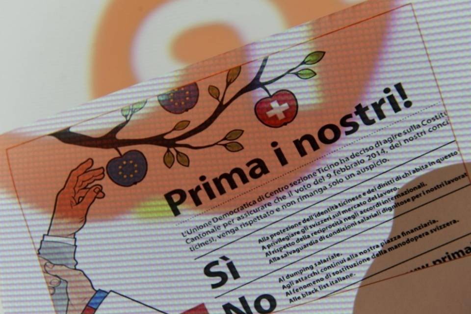 Prima i nostri, il tavolo è semi vuoto