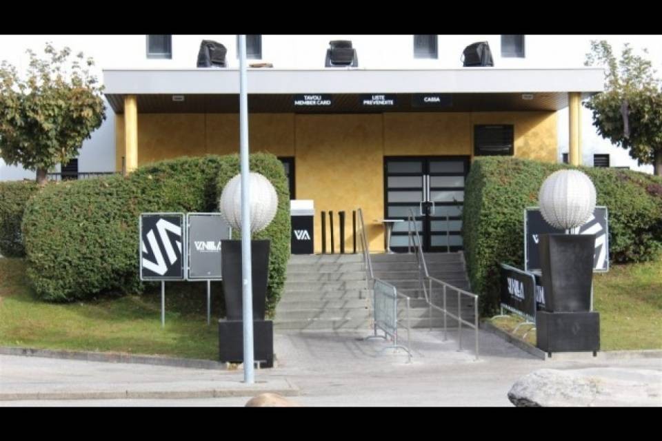 Vanilla, intervento della polizia nella notte