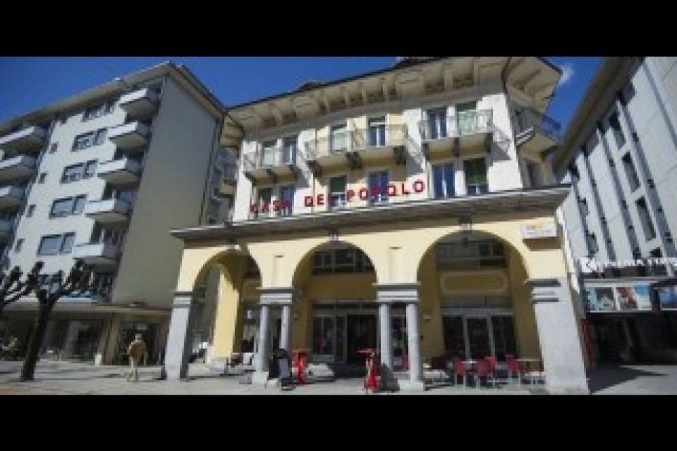 Un radiodramma a teatro per la Casa del Popolo
