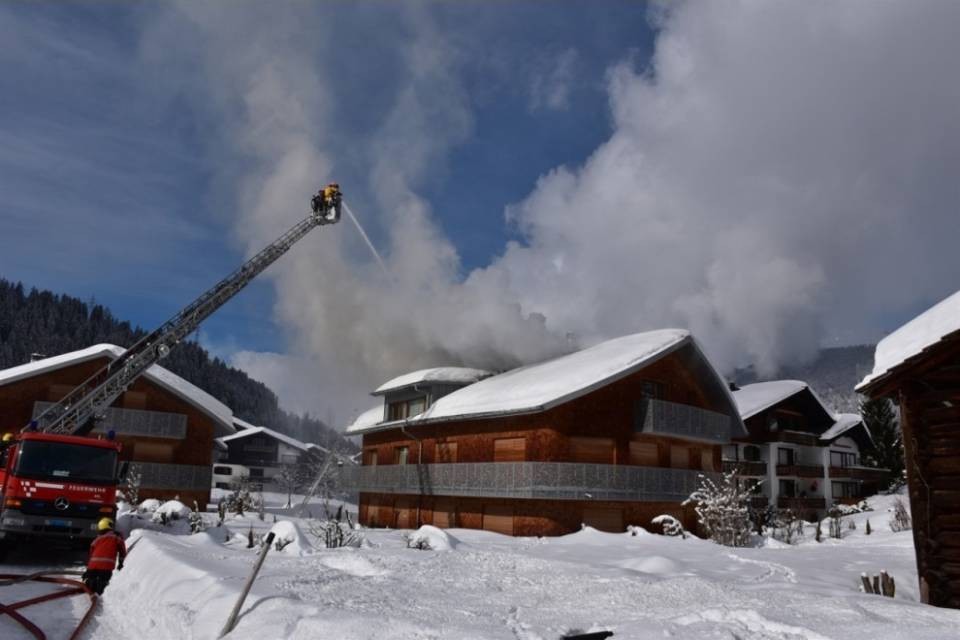 GR: in fiamme una casa di vacanza
