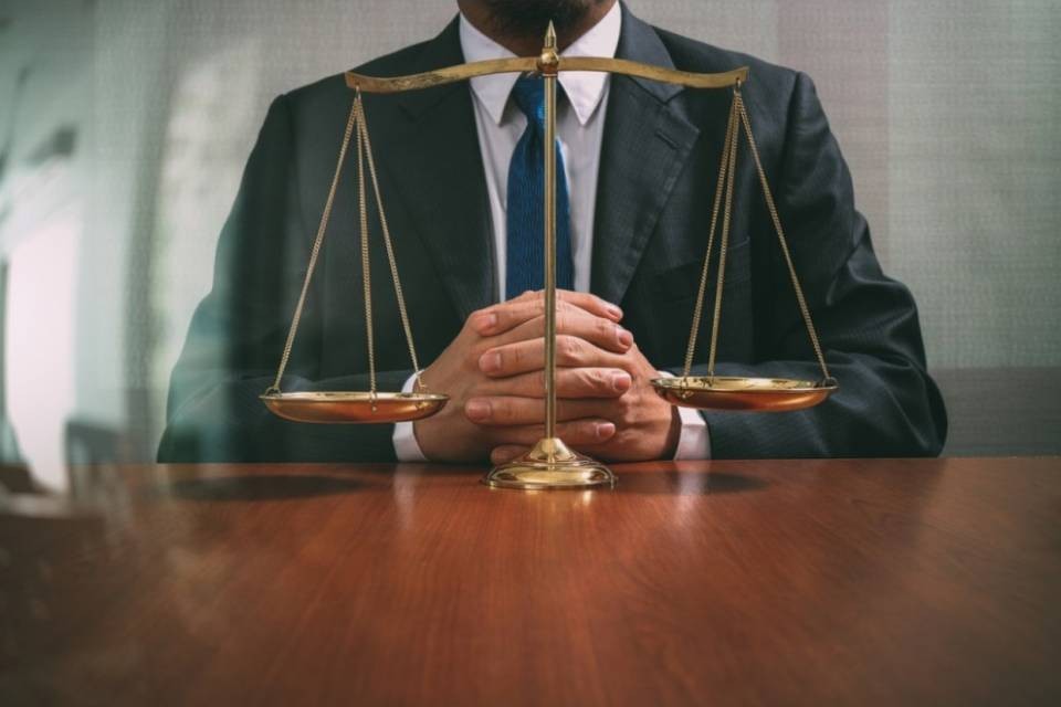 Dal PLR un chiaro no all'iniziativa sui giudici stranieri