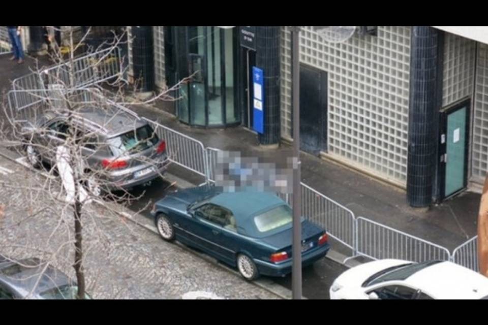 Parigi: identificato l'uomo ucciso