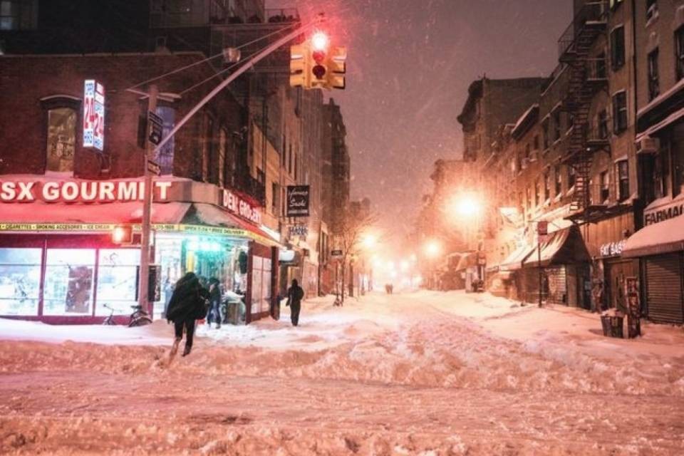 New York sepolta dalla neve