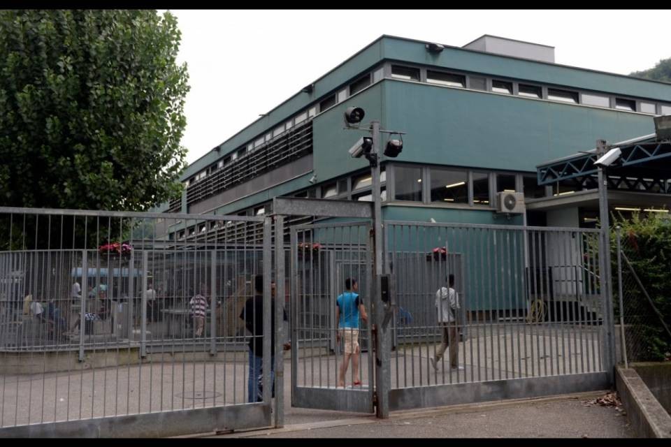 Sommaruga: "Aumento dei migranti magrebini in Svizzera"