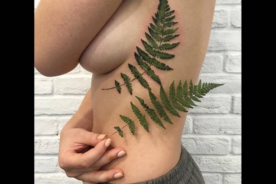 Crea tatuaggi con i fiori