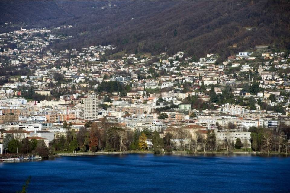 Lugano, morto in casa da un mese