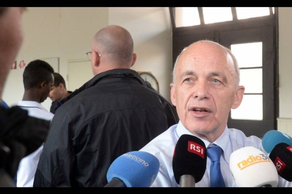 "Maurer, chiudici tutti i valichi"