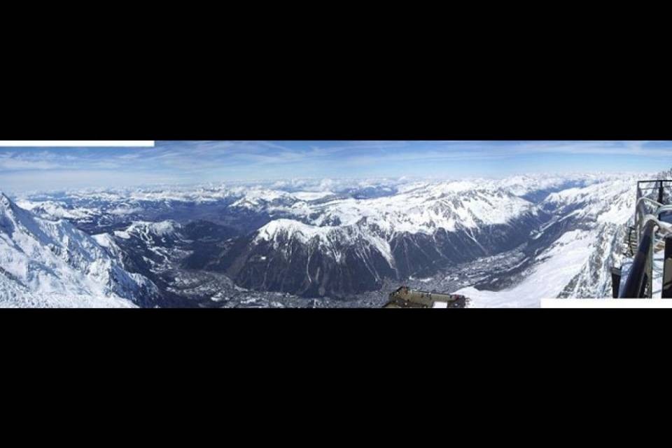 Valanga in zona Chamonix, almeno un morto