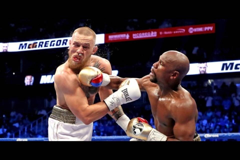 Mayweather batte McGregor
