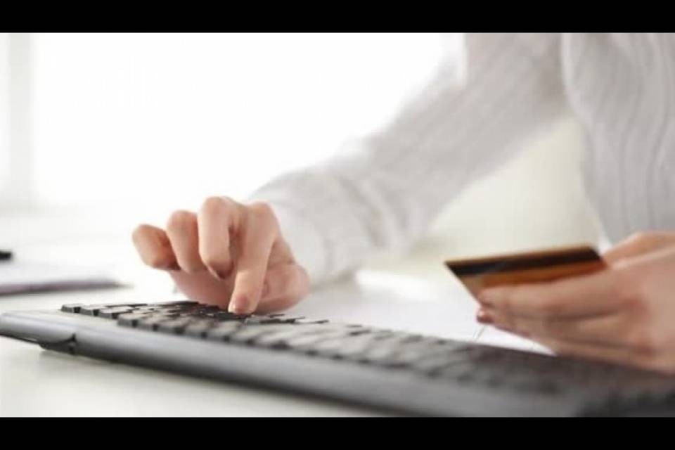 "Romance scam", vittime sedotte per 1,5 milioni
