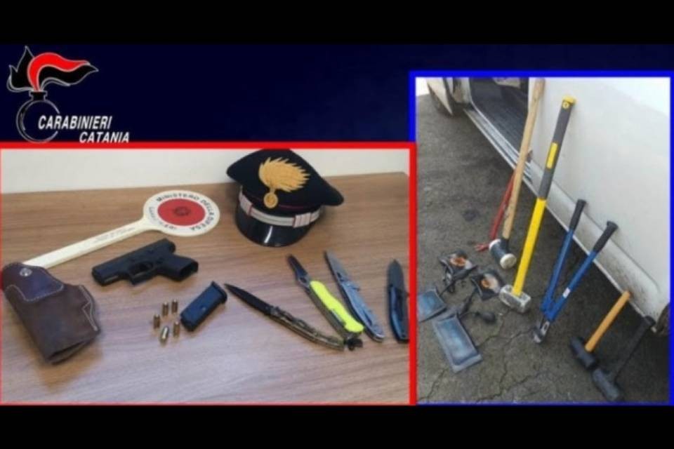 Dalla Svizzera per rubare un'auto di lusso, tre arresti