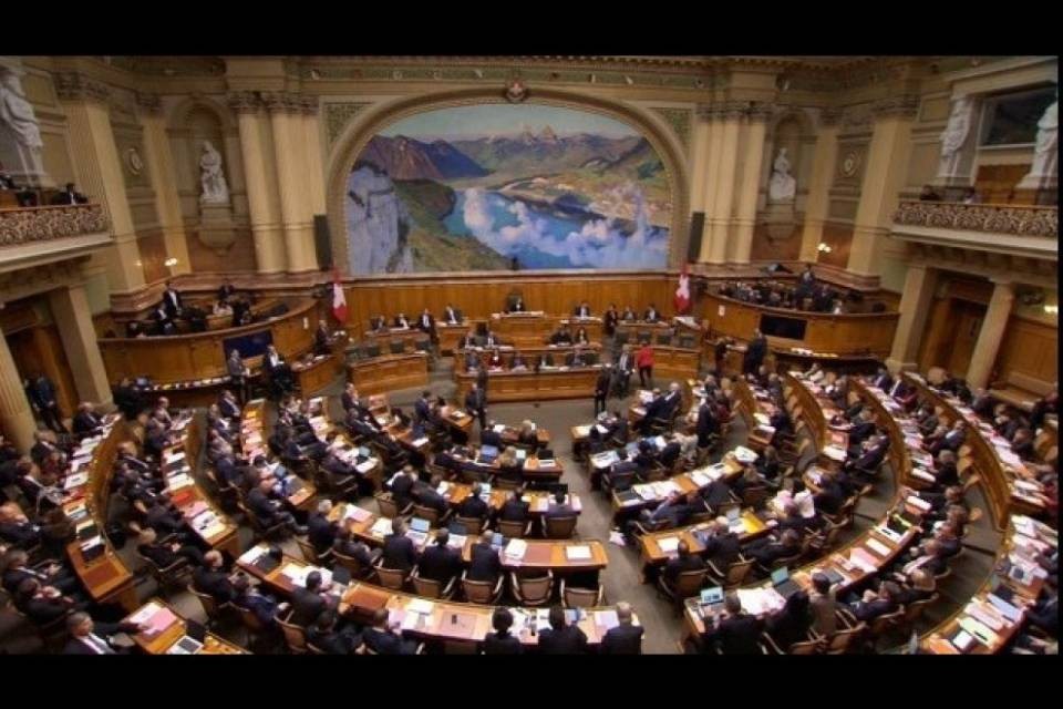 Il Covid-19 ferma la sessione delle Camere Federali