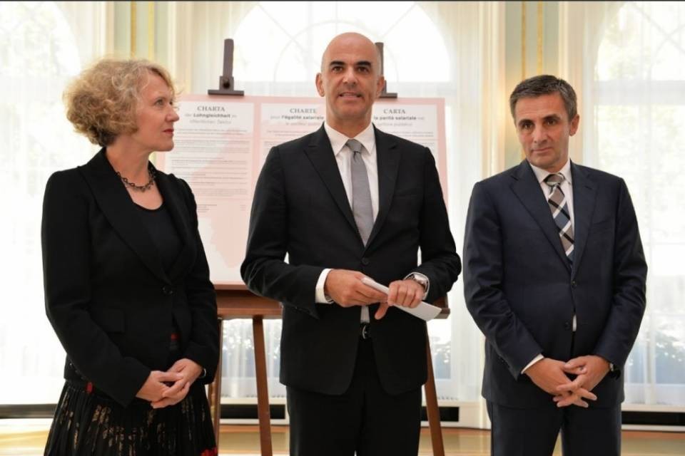 Il Ticino dice sì alla parità salariale nel settore pubblico