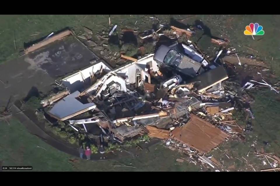 Tornado nel sud degli Stati Uniti: almeno 32 morti