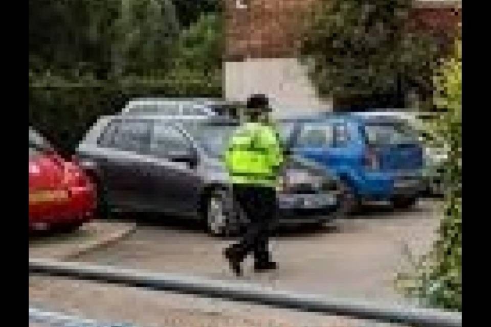 Donna avvelenata da Novichok, caccia a oggetto killer