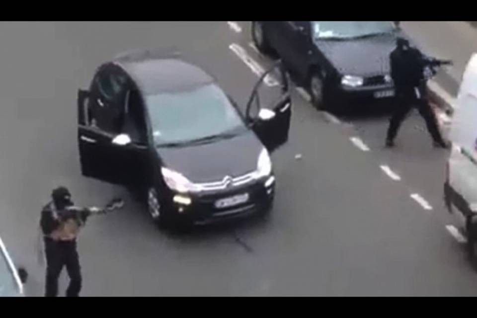 Charlie Hebdo: spunta il complotto!