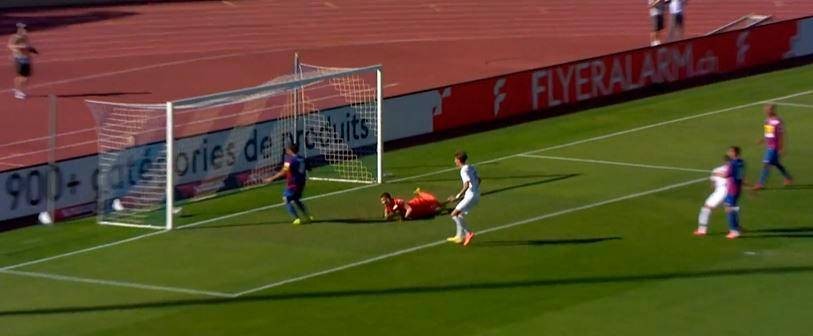Jacot è battuto sul tocco ravvicinato di Zeqiri che devia in fondo al sacco un passaggio dalla destra di Ndoye per l’1-0 dopo 8 minuti di gioco.