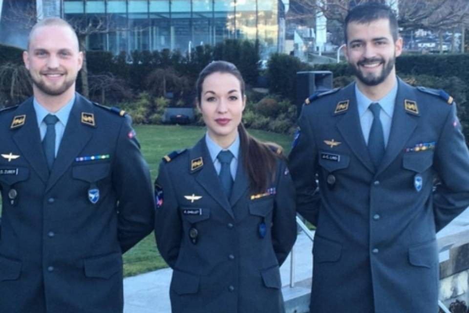 Prima pilota donna per gli F/A-18