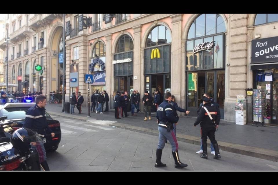 Milano: "spari" al McDonald's, ma è colpa di un rifiuto