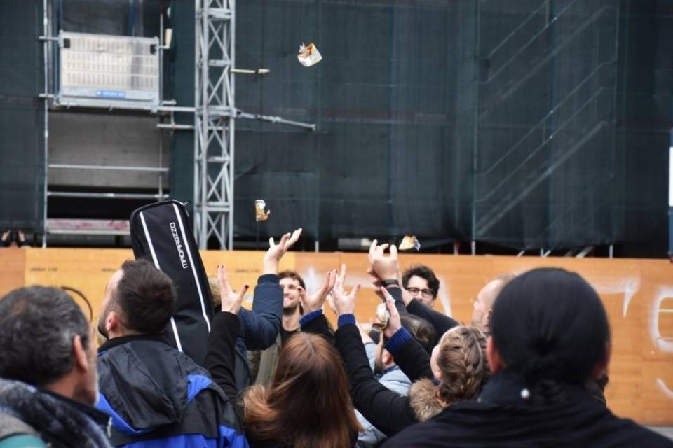 A Zurigo i soldi... piovono dal cielo