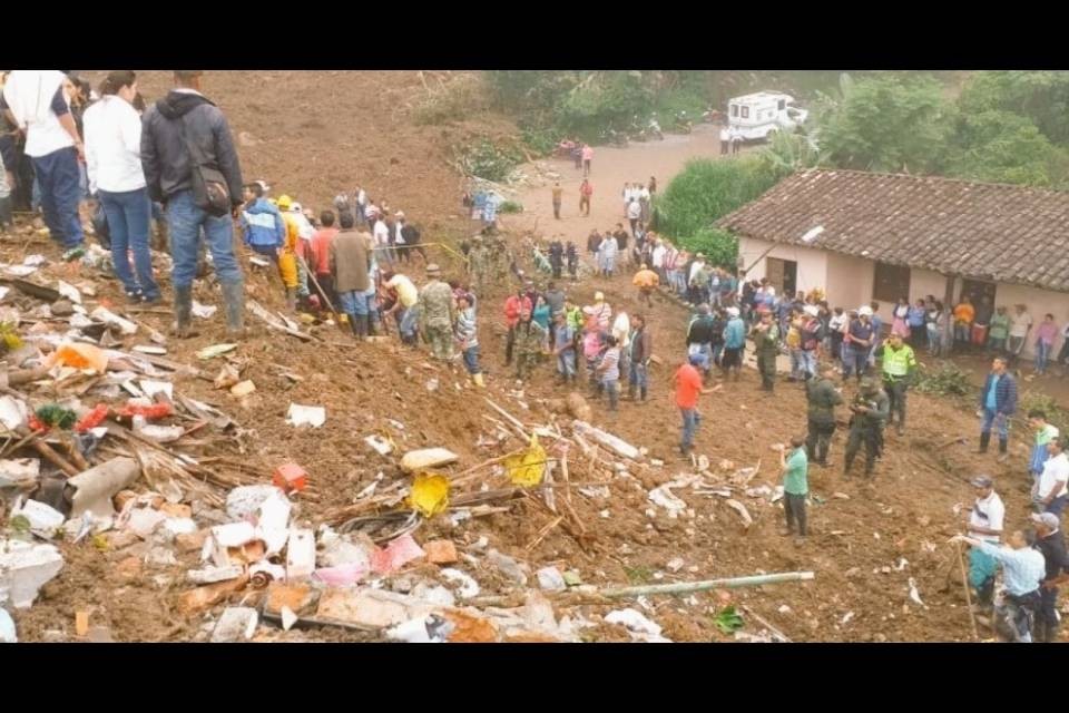 Frana in Colombia, almeno 17 vettime