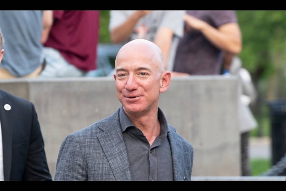 Il virus ti fa ricco Jeff Bezos guadagna 24 miliardi Il virus ti fa ricco Jeff Bezos guadagna 24 miliardi