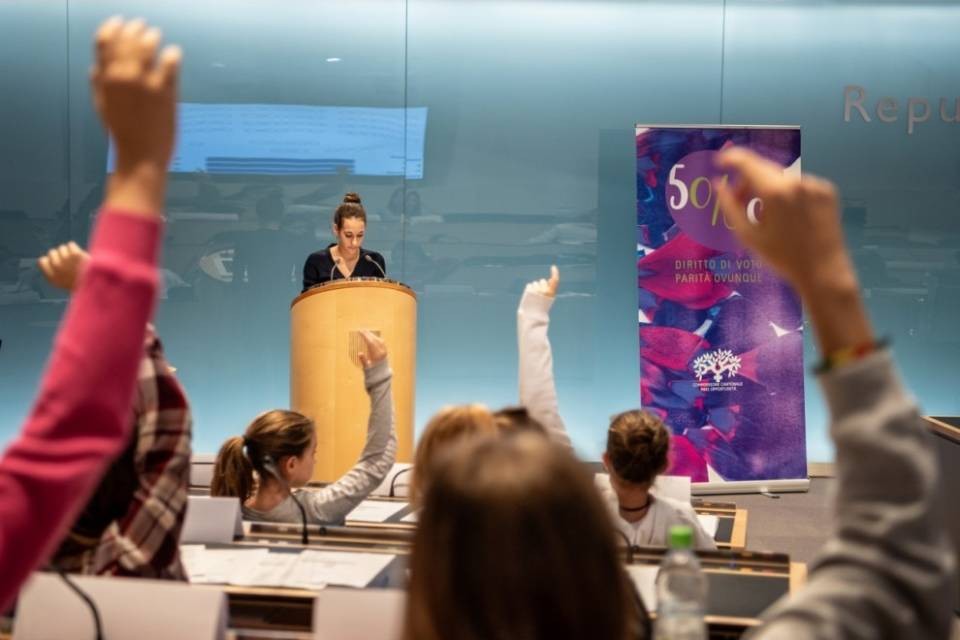 Ragazze in Parlamento, giornata da insegnante per i ragazzi