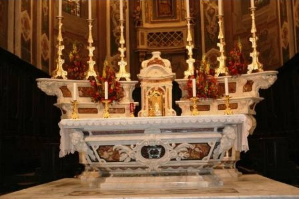 Oltre 40 furti in chiese: arrestati due giovani