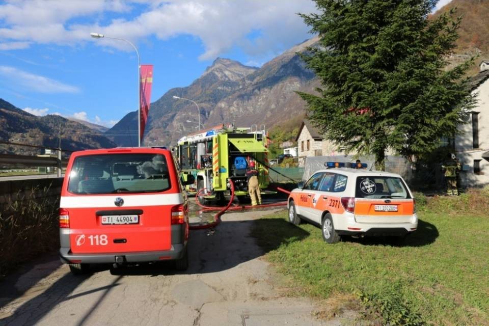 Pollaio in fiamme a Malvaglia