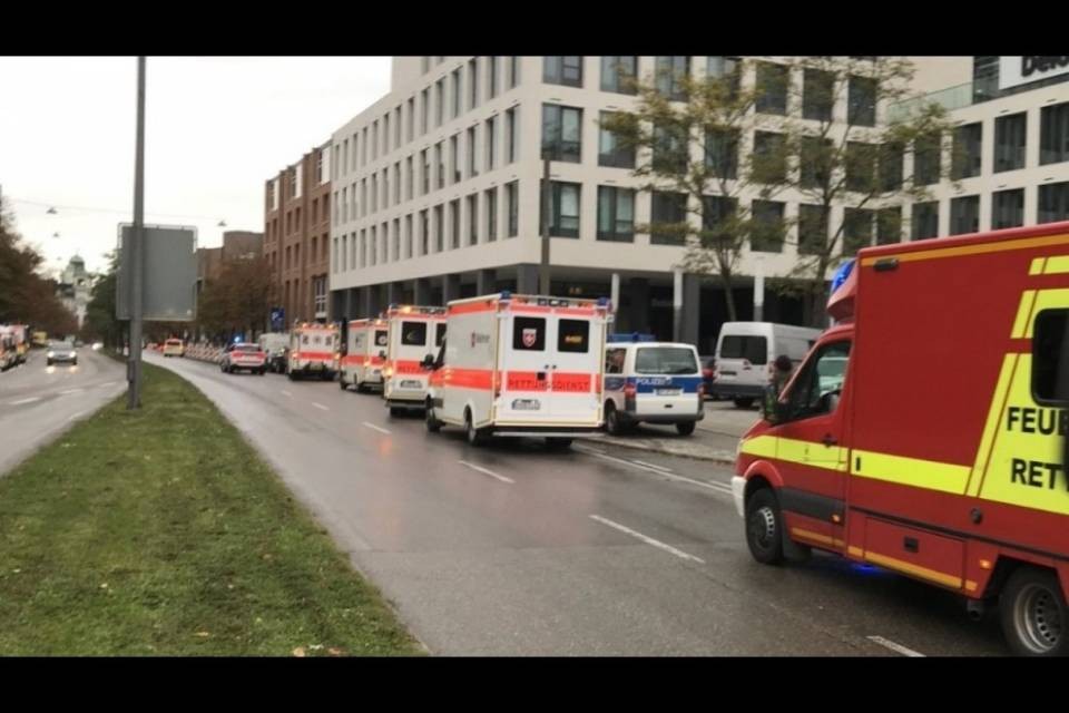 Monaco, armato di coltello ferisce i passanti