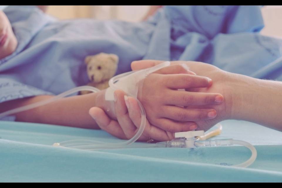 Il miracolo di San Gennaro: salvi due bimbi operati per tumore a cervello
