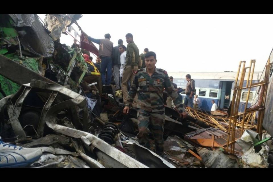 India: incidente ferroviario, 96 morti e 150 feriti