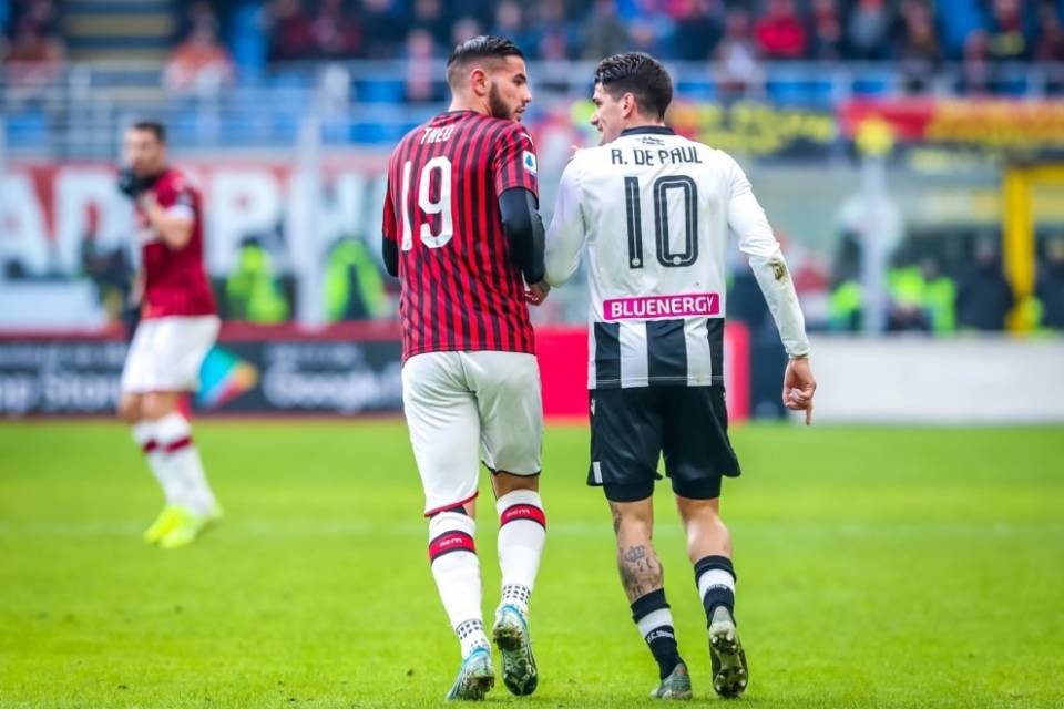 In Italia il Governo si spacca sul calcio