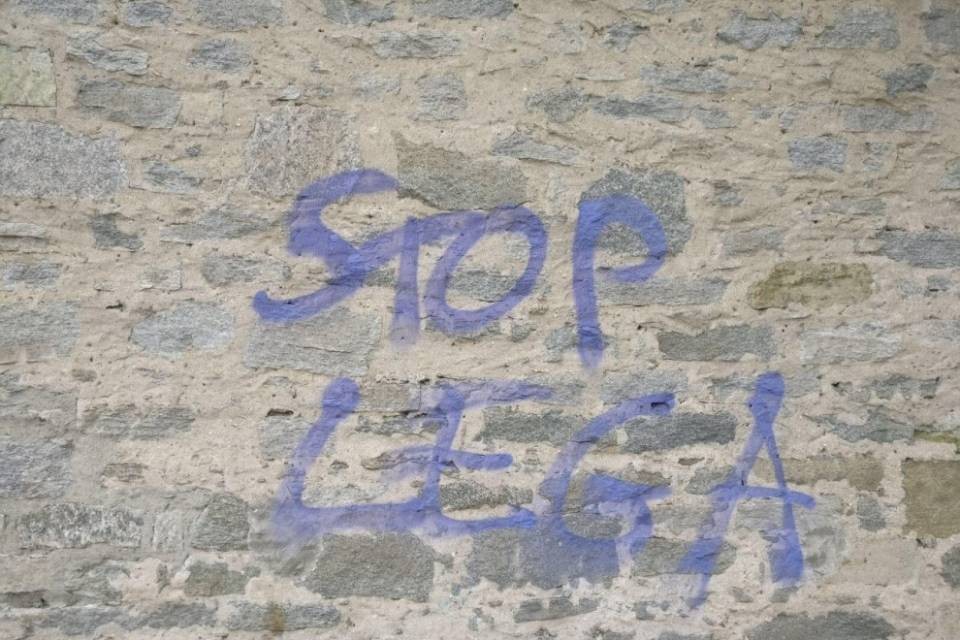 Vandali in azione a Giubiasco contro la Lega
