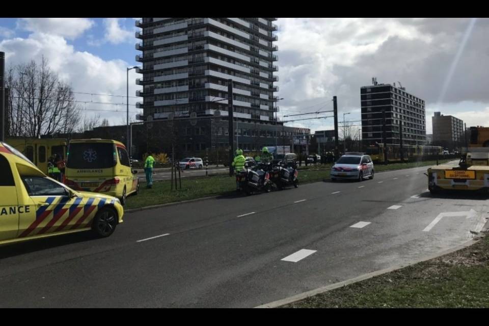 Sparatoria a Utrecht, "Tre morti e cinque feriti"