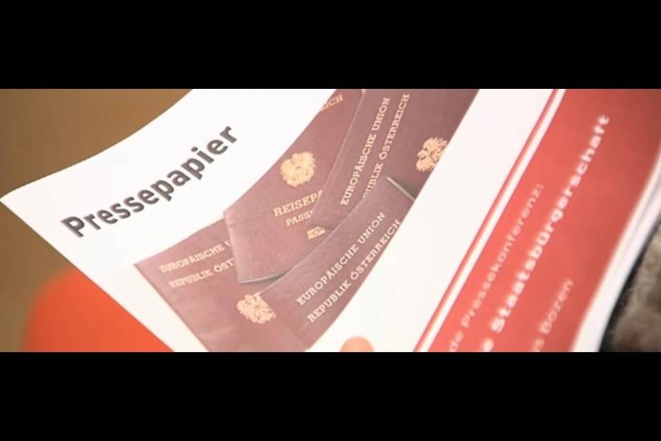 Austria: niente doppio passaporto per Sudtirolesi