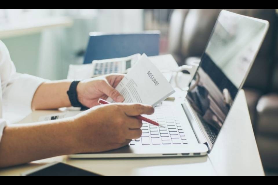 Gli svizzeri lavorano di più rispetto agli europei