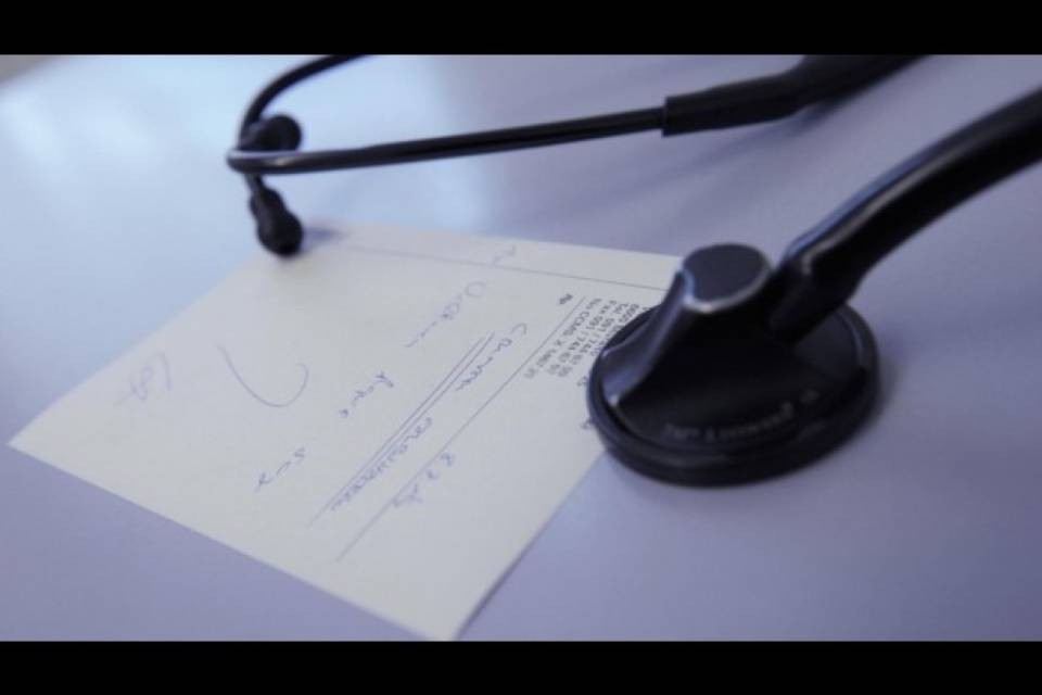 Un gruppo di medici ticinesi per la tassa di collegamento
