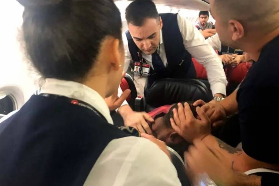 Panico su un volo della Turkish Airlines