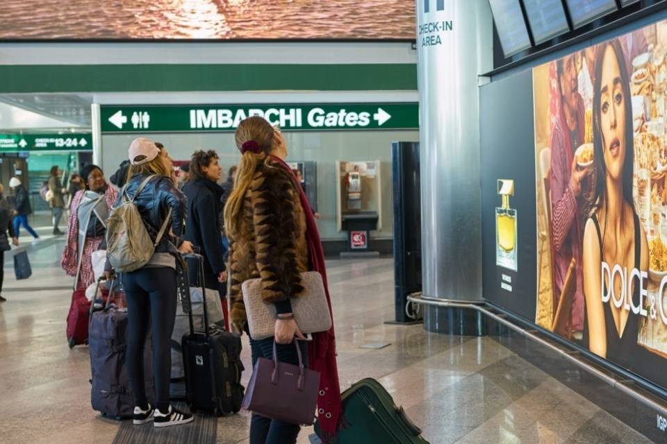Se il virus rovina le vacanze: "Occhio ai voli da Milano"