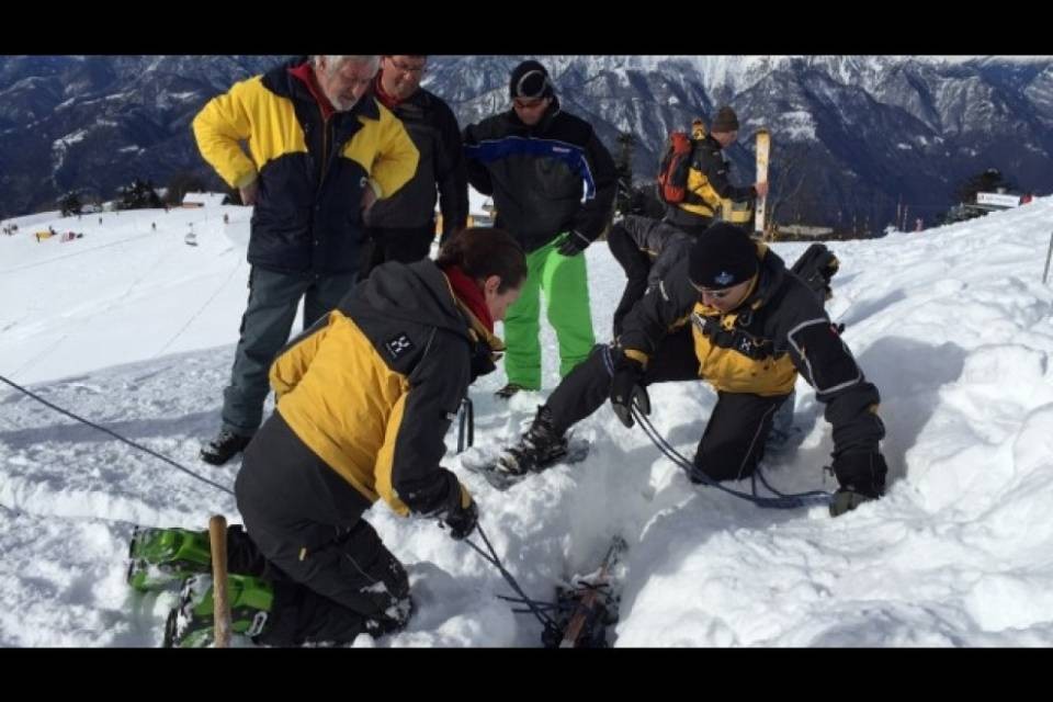 Partito dal Ticino, muore sotto una valanga in Vallese