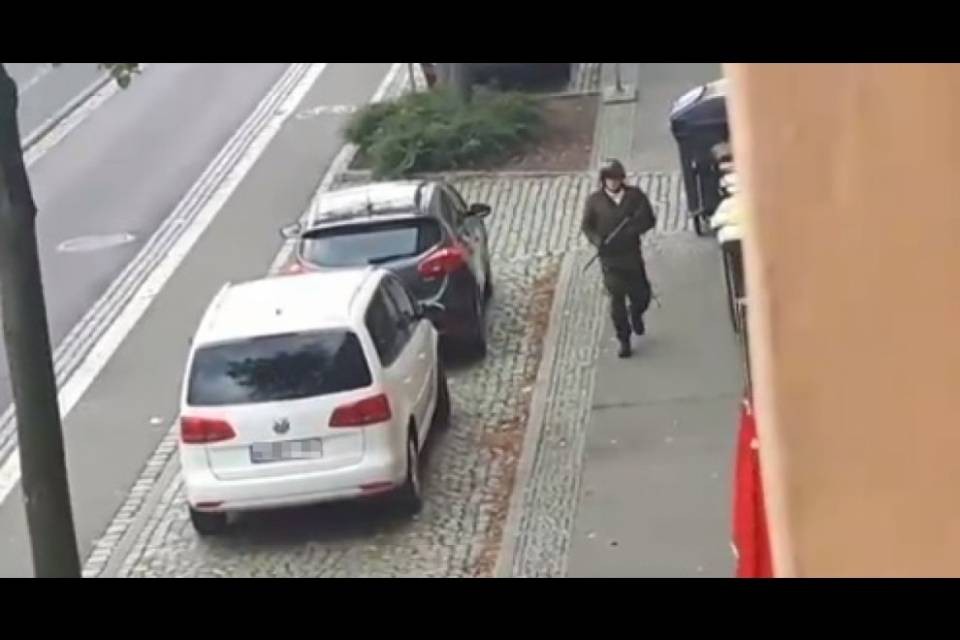 Halle, il killer ha filmato l'attacco